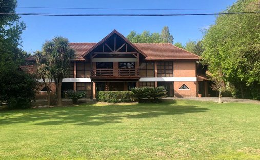 House in Cuartel V, Buenos Aires Province, Argentina 1