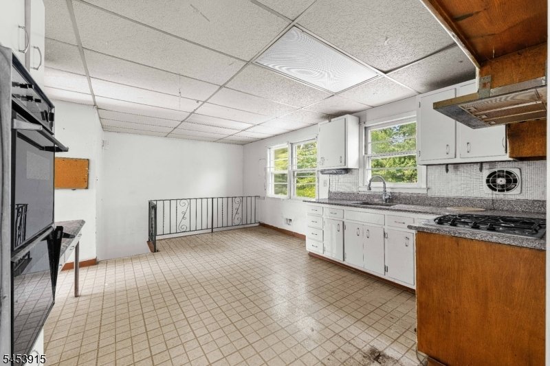House in Metuchen, New Jersey, United States 4 - 18663186