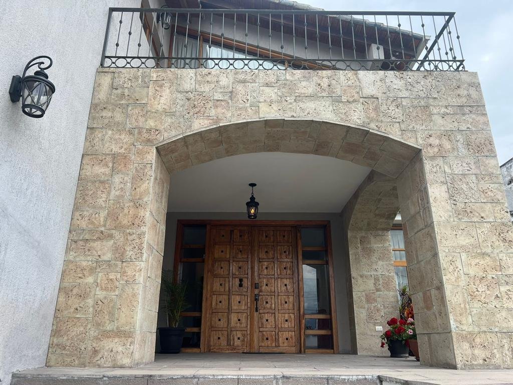 House in Quito, Pichincha, Ecuador 5 - 18661203