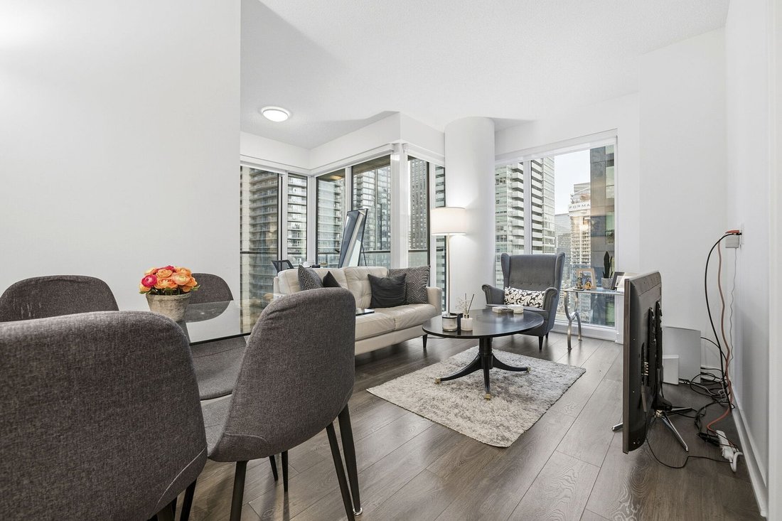 Condo in Toronto, Ontario, Canada 1 - 18666453