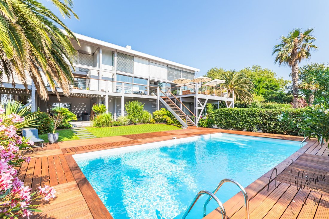 House in Biarritz, Nouvelle-Aquitaine, France 2 - 16817843