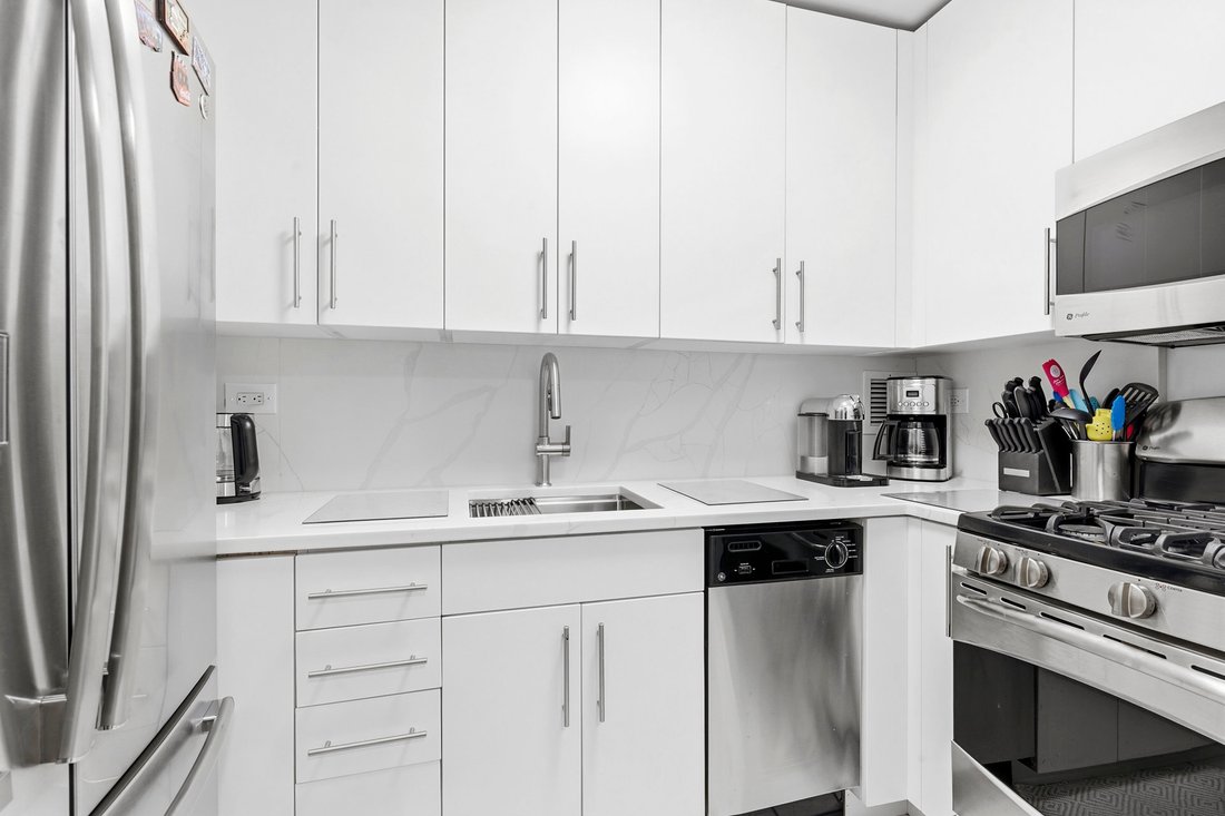 Condo in New York, New York, United States 4 - 18664292