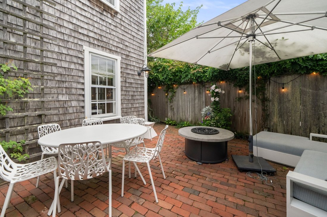 House in Nantucket, Massachusetts, United States 4 - 18670514