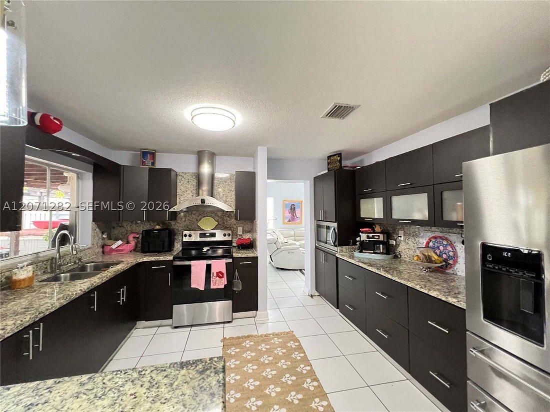 House in Miami, Florida, United States 1 - 18663502