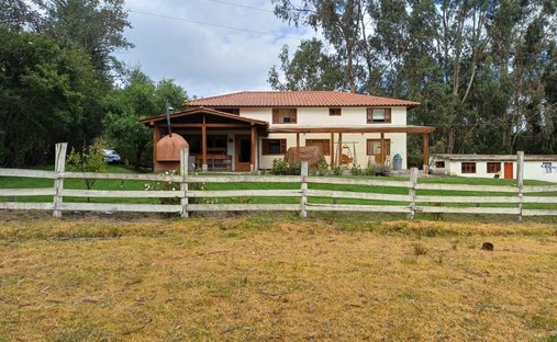 Land in Cayambe, Pichincha, Ecuador 1