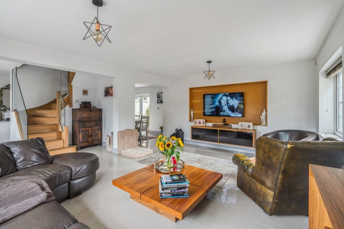 House in Chalfont Saint Peter, England 2 - 18094834