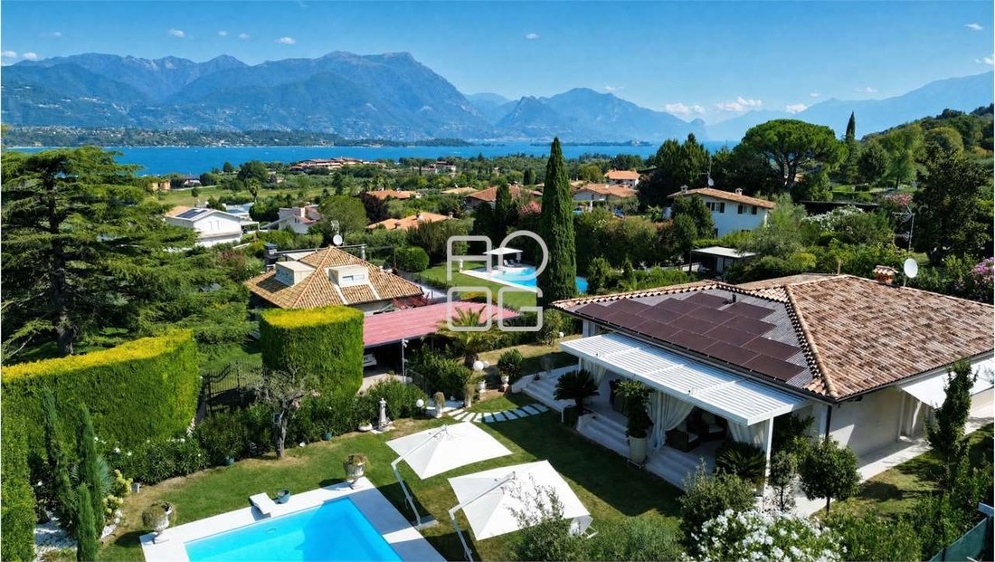Villa in Manerba del Garda, Lombardy, Italy 1 - 18663394