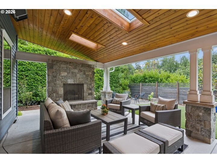 House in Lake Oswego, Oregon, United States 5 - 18665580