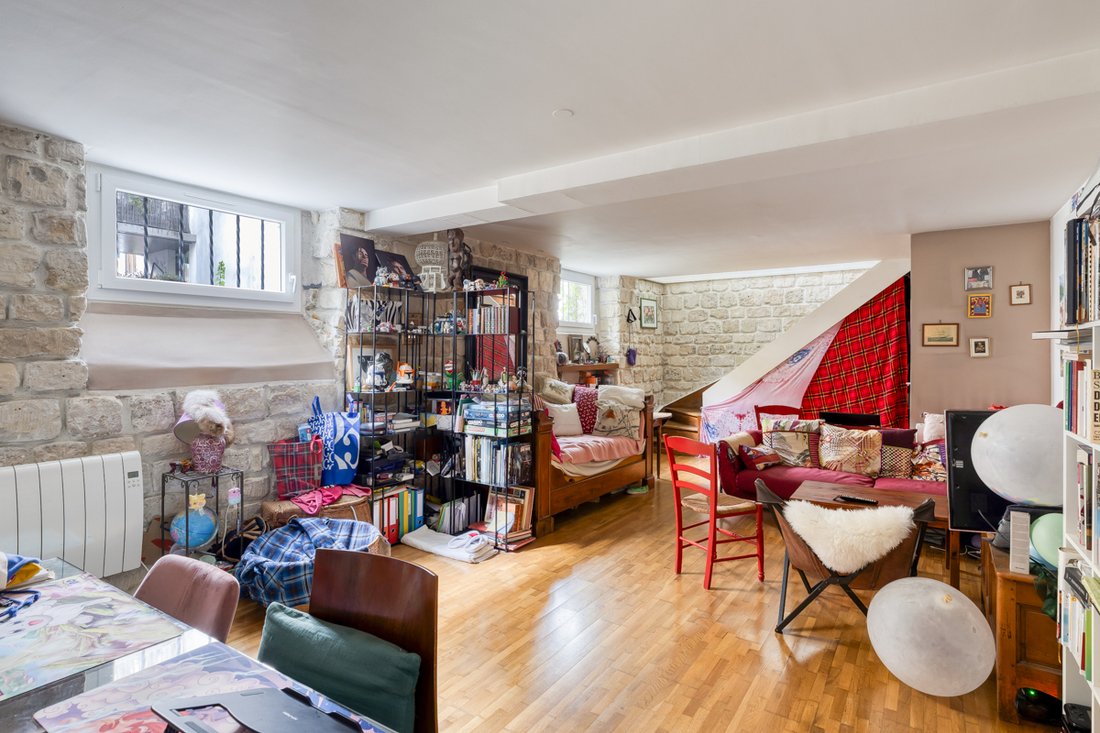 Apartment in Belleville-Saint Maur, Paris 11e Arrondissement, Paris 3 - 18664728