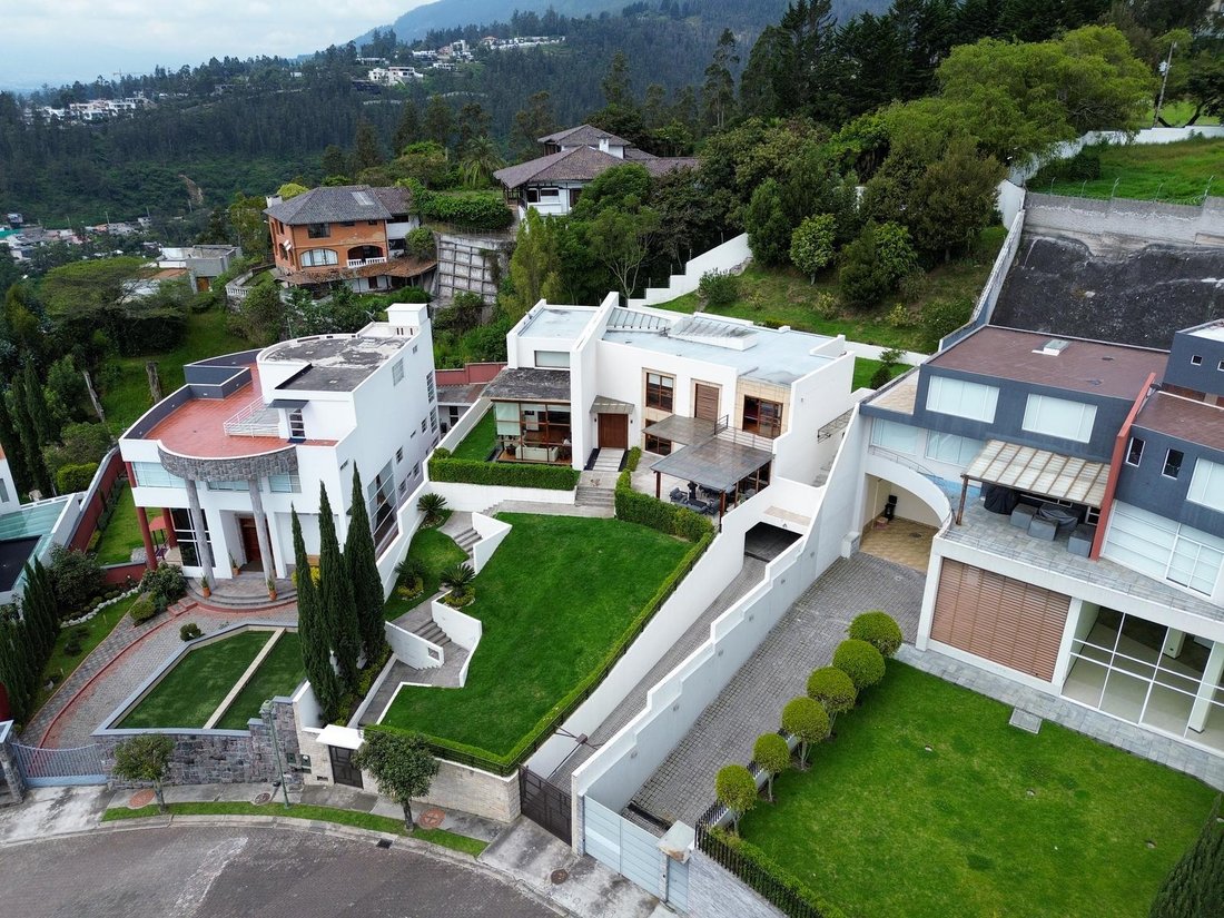 House in Quito, Pichincha, Ecuador 3 - 18660267