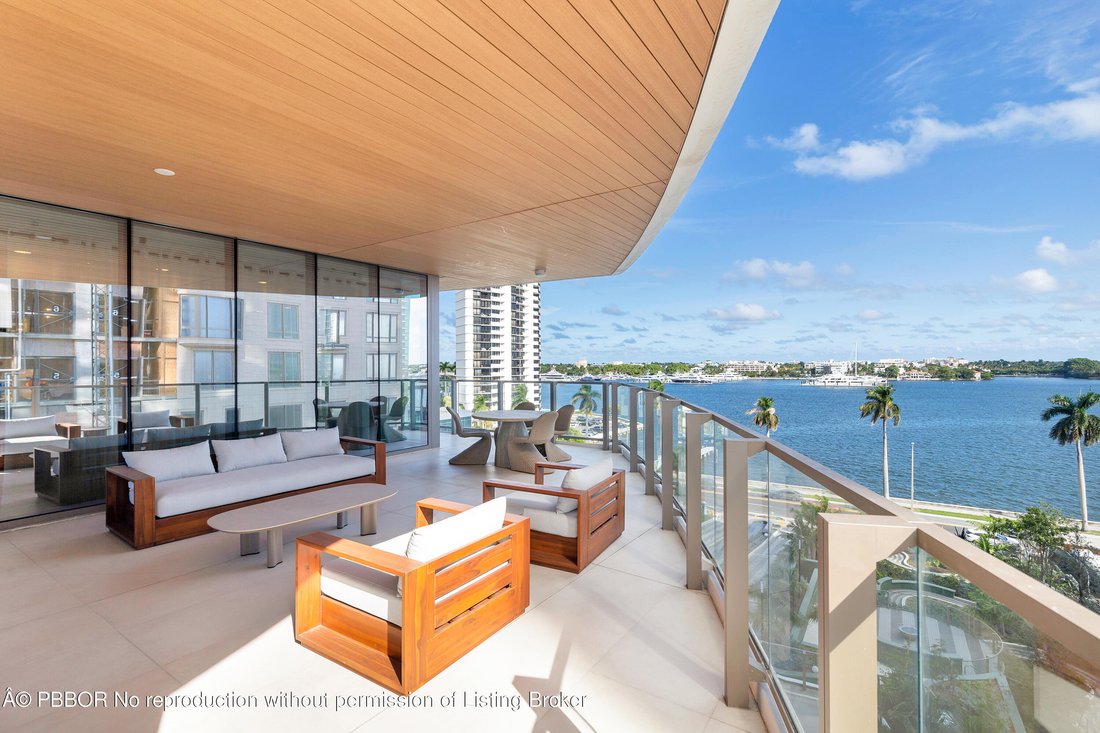 Co Op in West Palm Beach, Florida, United States 2 - 18664346