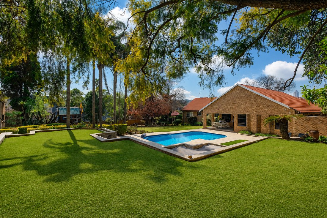 House in Hurlingham, Sandhurst, Gauteng 1 - 18670100