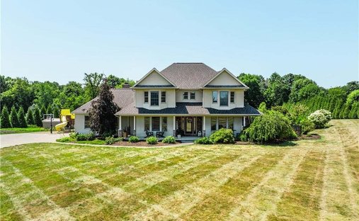 House in Millersburg, Ohio, United States 1
