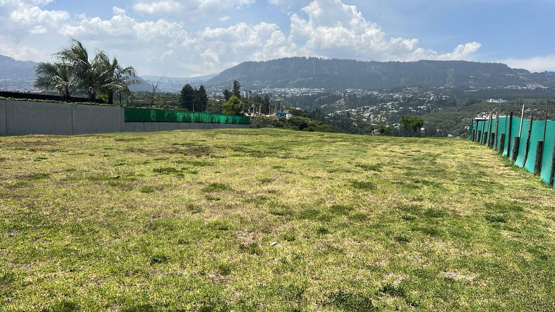 Land in Quito, Pichincha, Ecuador 2 - 18661678