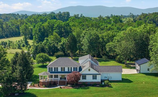 House in Fishersville, Virginia, United States 1