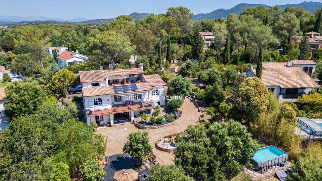 Villa in Tour de Mare, Frejus, France 1 - 18664772