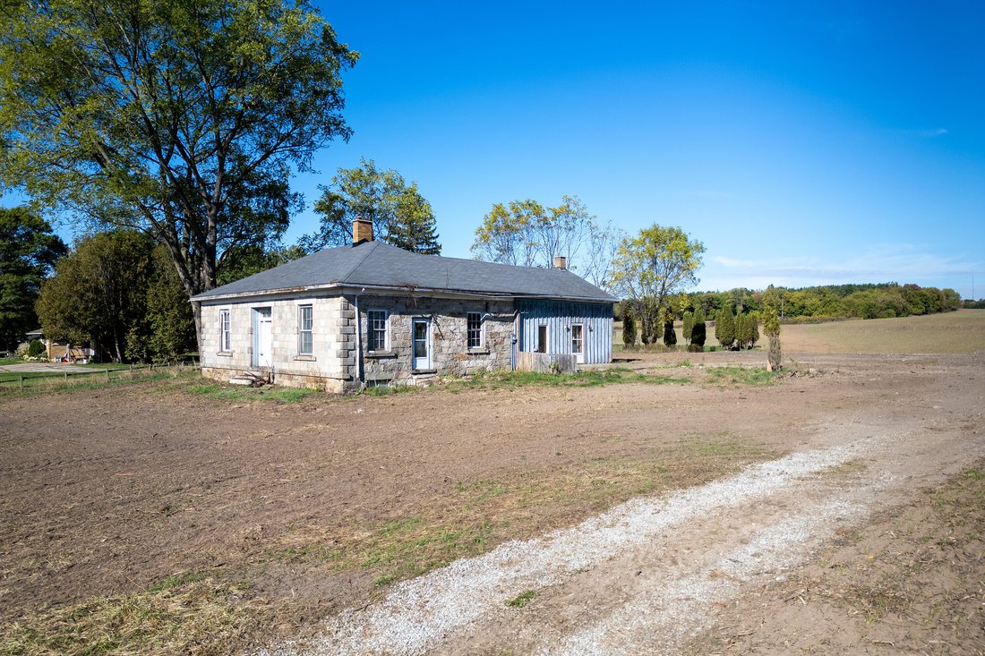 House in Brant, Ontario, Canada 3 - 18660123