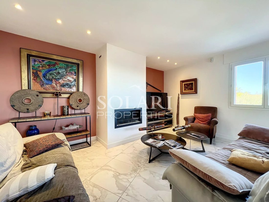 Villa in Théoule-sur-Mer, Provence-Alpes-Côte d'Azur, France 3 - 15664045