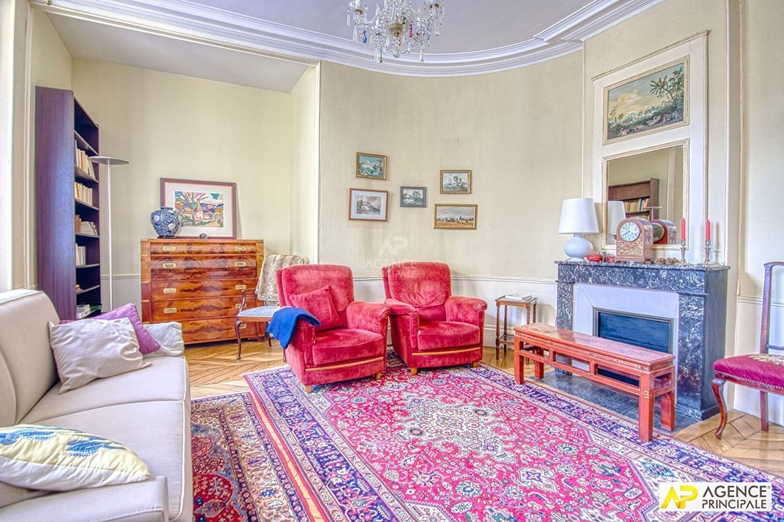 Apartment in Domaine National du Château, Versailles, France 5 - 18660260