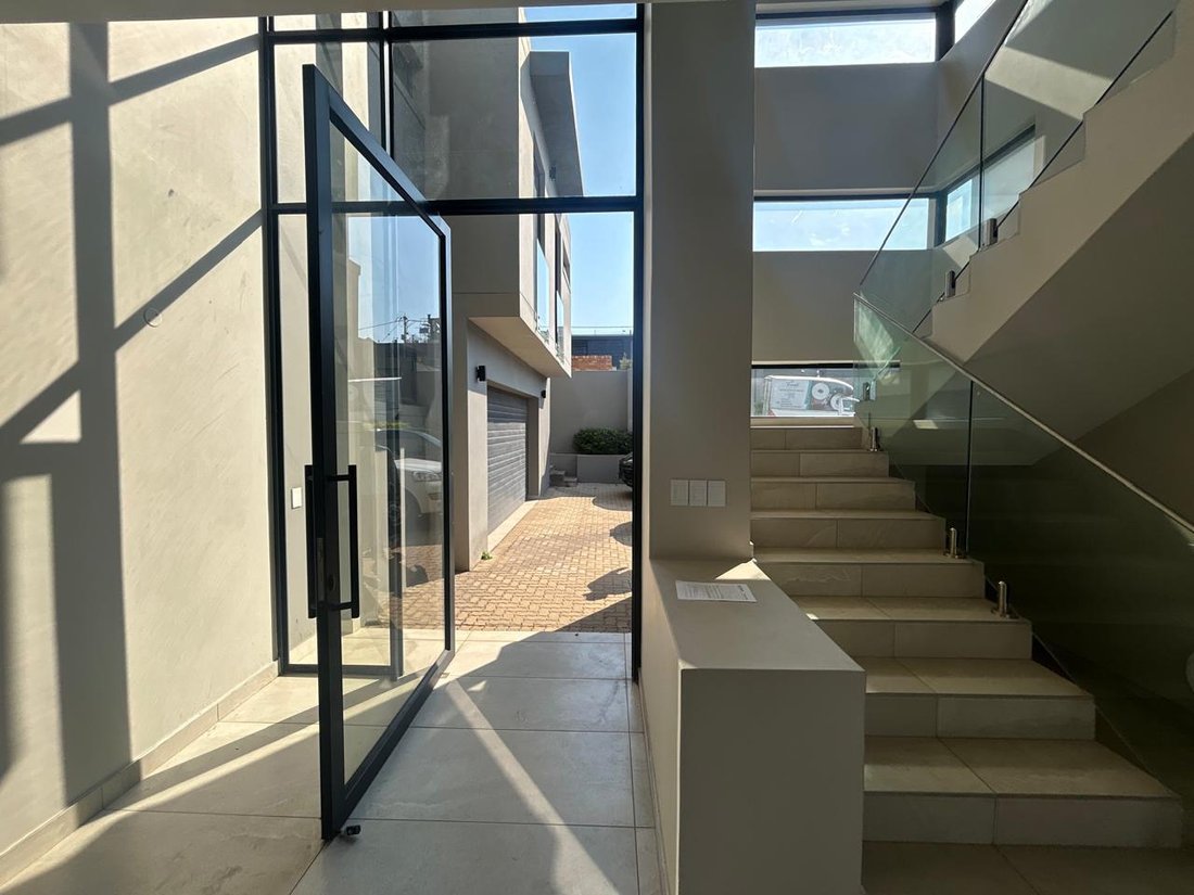 House in Benmore Gardens, Gauteng, South Africa 5 - 18659737