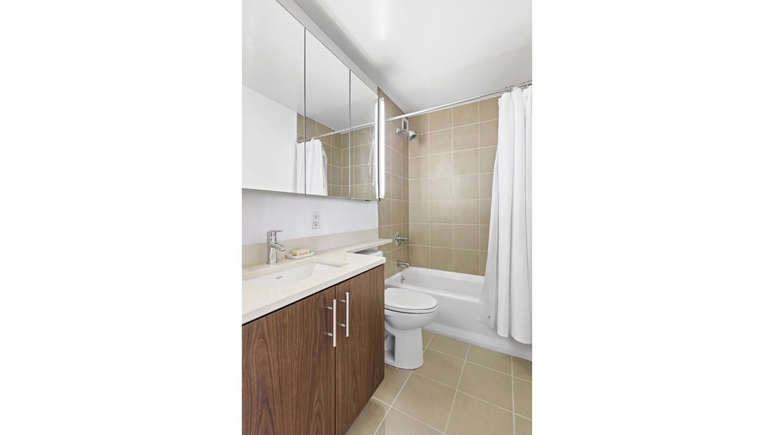 Condo in New York, New York, United States 5 - 18664292