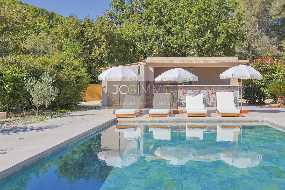 Villa in Hyeres, Provence-Alpes-Côte d'Azur, France 1 - 18664287