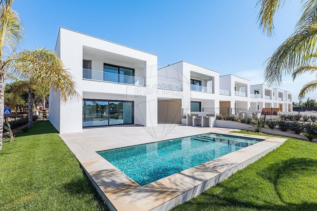 Villa in Quarteira, Algarve, Portugal 1 - 15141280