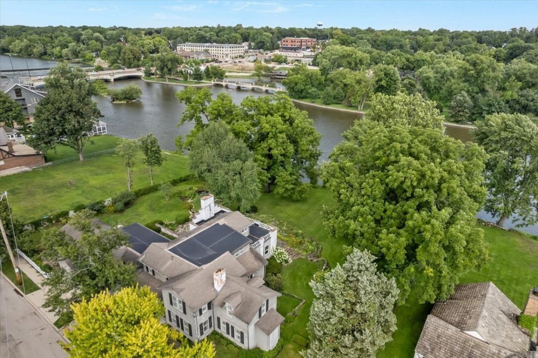 House in Geneva, Illinois, United States 2 - 18665355