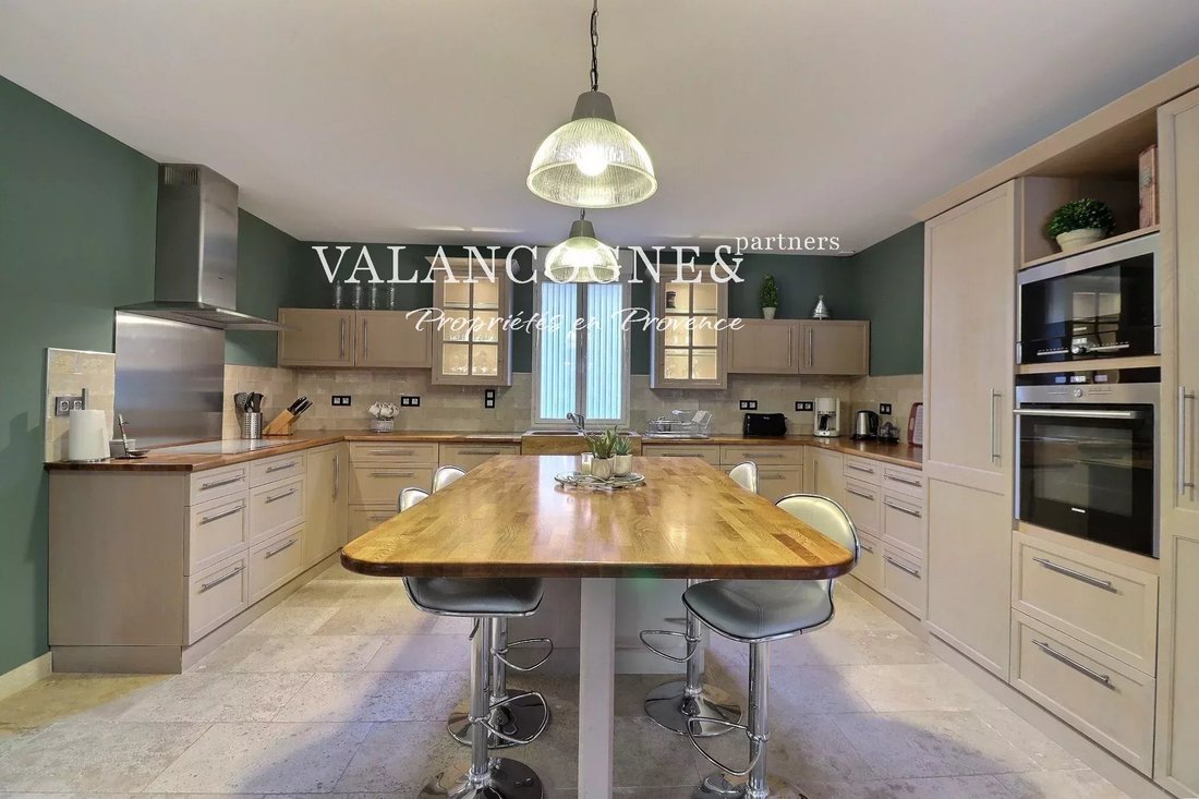 Estate in Saint-Rémy-de-Provence, Provence-Alpes-Côte d'Azur, France 5 - 17227209