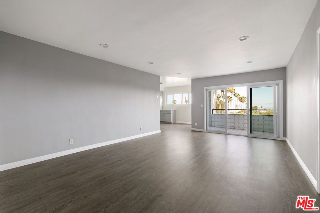 Condo in Los Angeles, California, United States 4 - 18664352