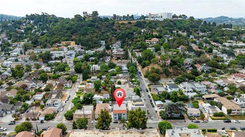 Glendale, California, United States 3 - 18666198