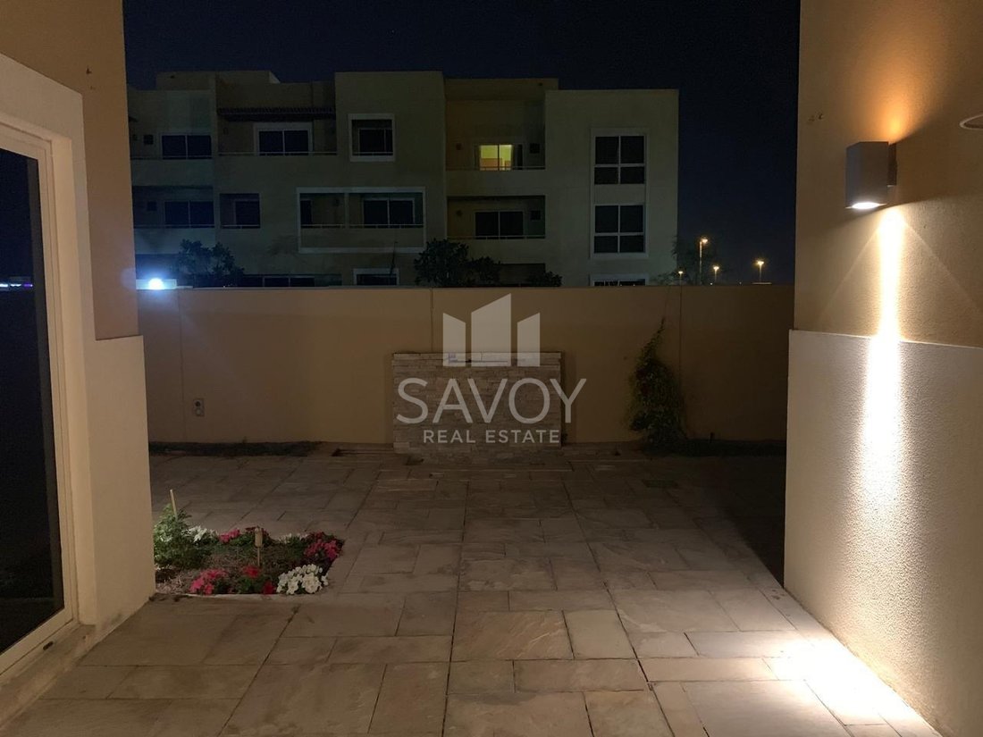 Townhouse in Khalifa City, Abu Dhabi Emirate, United Arab Emirates 3 - 18660382