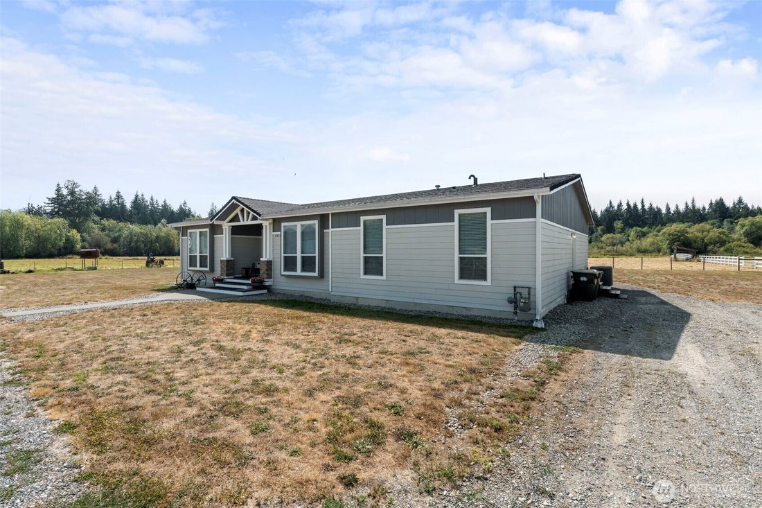 Rochester, Washington, United States 4 - 18660876