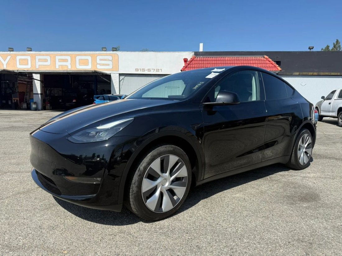 Suv in Azusa, CA, United States 3 - 18664870