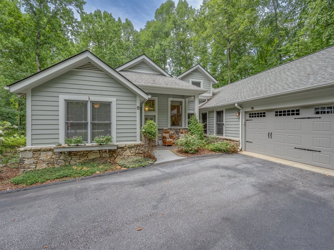 House in Laurel Park, North Carolina, United States 1 - 18603768