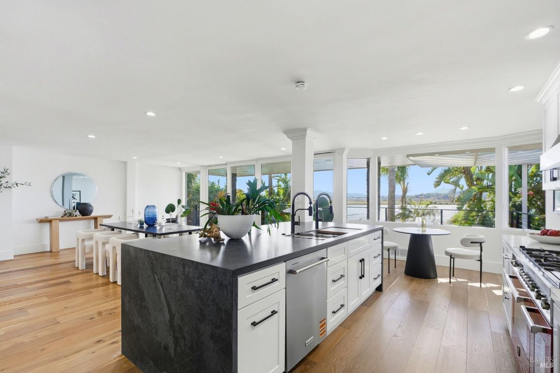 House in Novato, California, United States 4 - 18665862