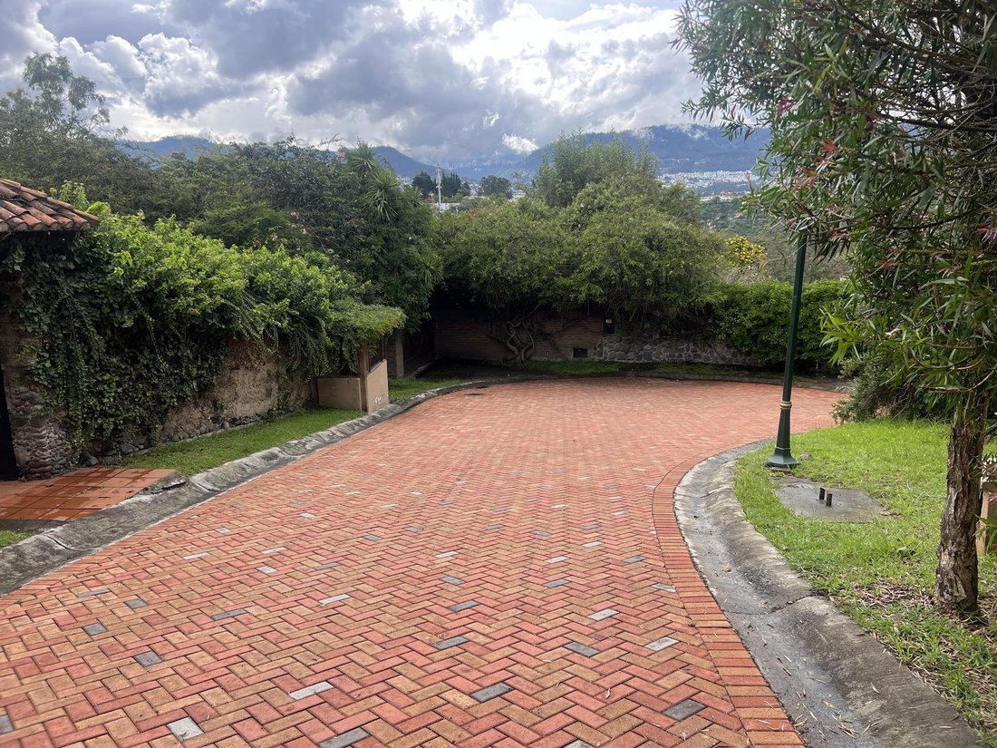 House in Quito, Pichincha, Ecuador 2 - 18661690