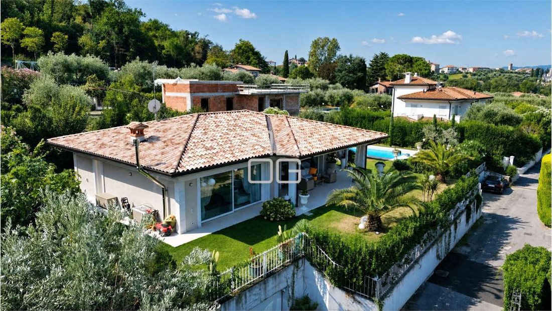 Villa in Manerba del Garda, Lombardy, Italy 2 - 18663394