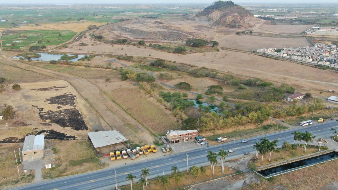 Land in El Condado, Guayas, Ecuador 2 - 18660292