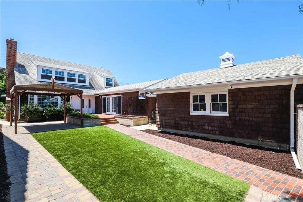 Costa Mesa, California, United States 4 - 18663938