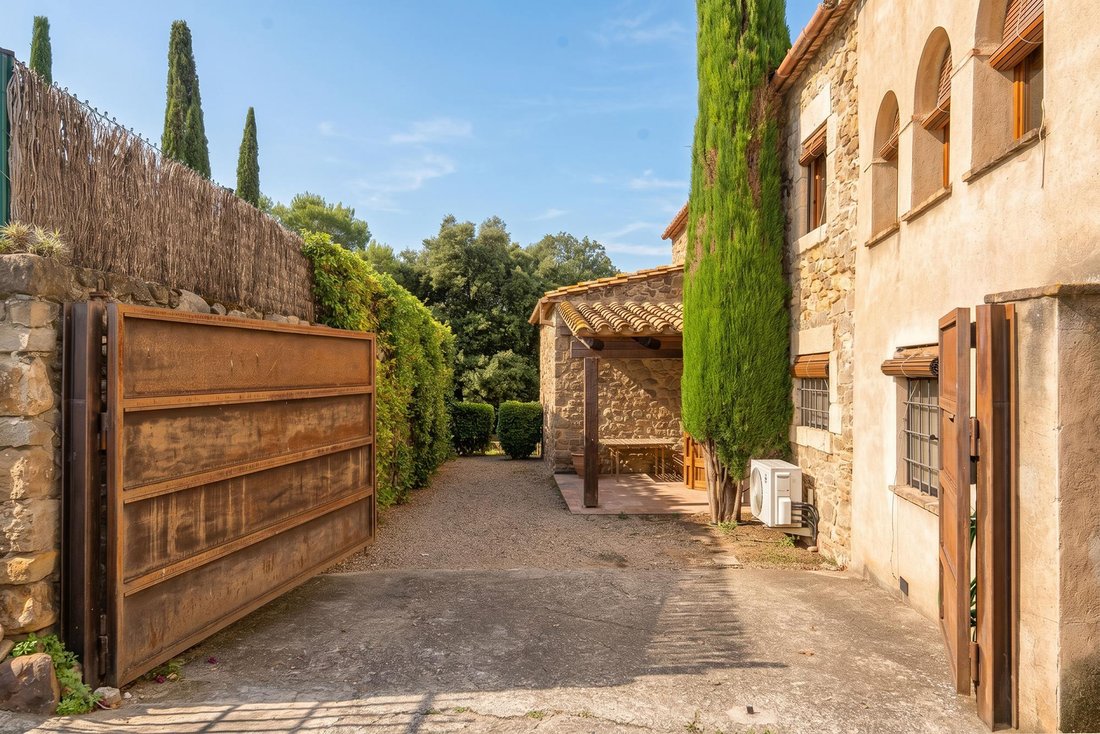 Villa in la Bisbal d'Emporda, Catalonia, Spain 4 - 18669219