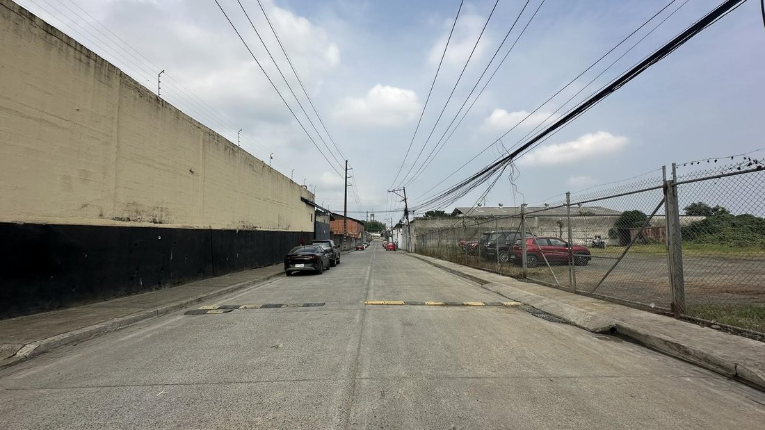 Land in Guayaquil, Guayas, Ecuador 2 - 18660517