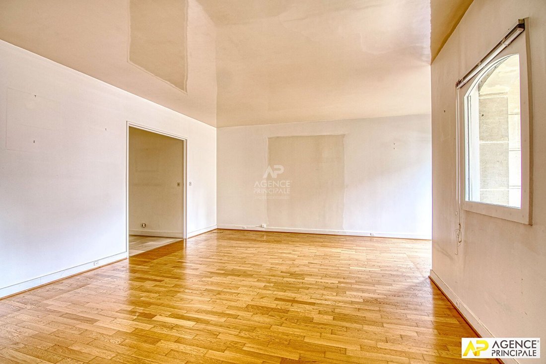 Apartment in Notre Dame, Versailles, France 4 - 18660078