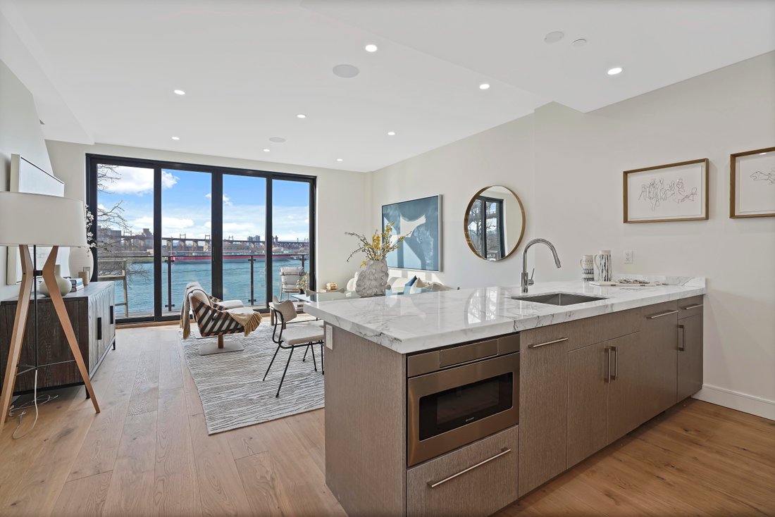 Condo in New York, New York, United States 1 - 18666430