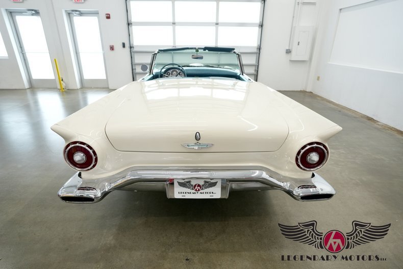 Cabriolet in Rowley, United States 4 - 18666150