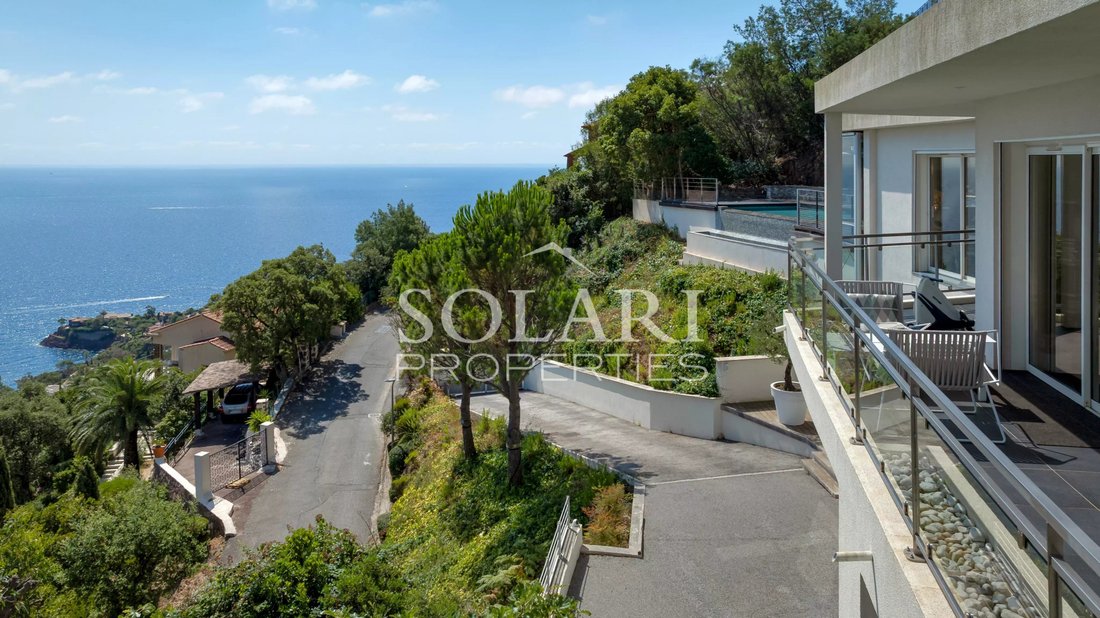 Villa in Théoule-sur-Mer, Provence-Alpes-Côte d'Azur, France 3 - 18576966