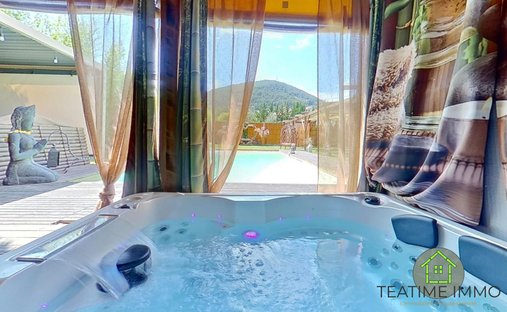 Villa in Solliès-Ville, Provence-Alpes-Côte d'Azur, France 1