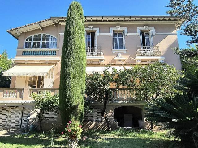 House in Cannes, Provence-Alpes-Côte d'Azur, France 1 - 16064819