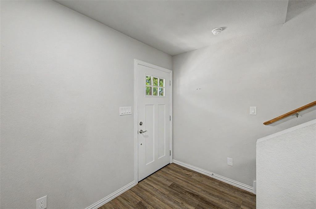 Haltom City, Texas, United States 4 - 18661728