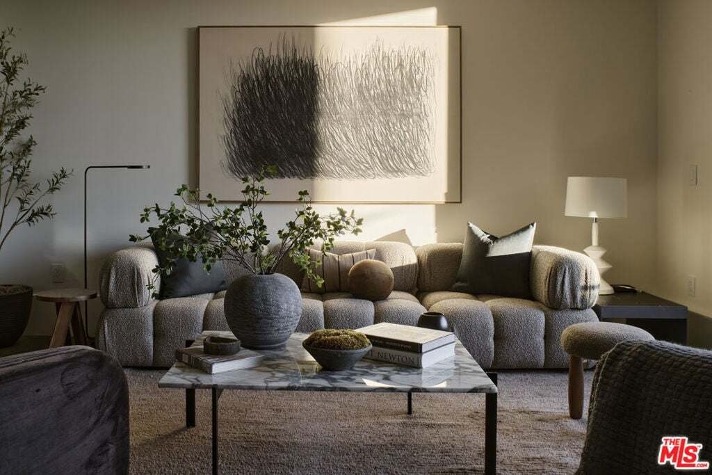 Condo in Los Angeles, California, United States 1 - 18665738